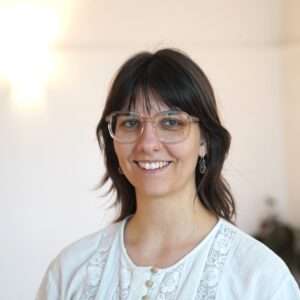 Portrait vor weißem Hintergrund