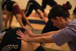 Leonie beim Unterrichten