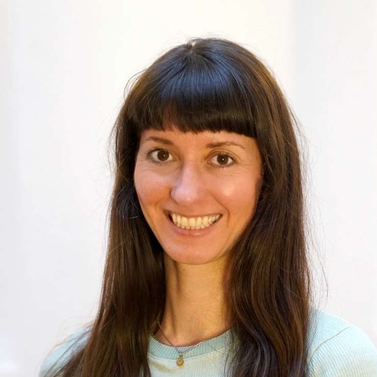 Portrait vor weißem Hintergrund