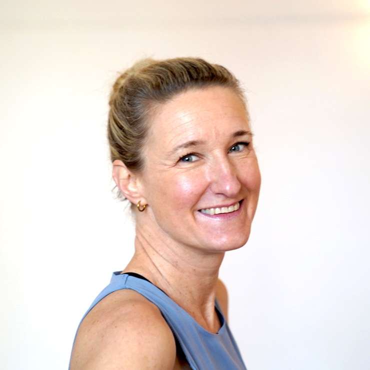 Portrait vor weißem Hintergrund