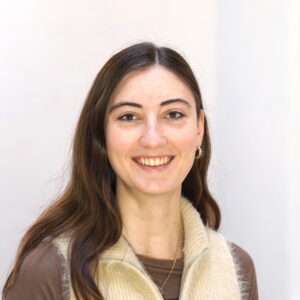 Portrait vor weißem Hintergrund