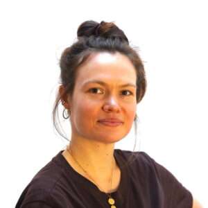 Potrait vor weißem Hintergrund