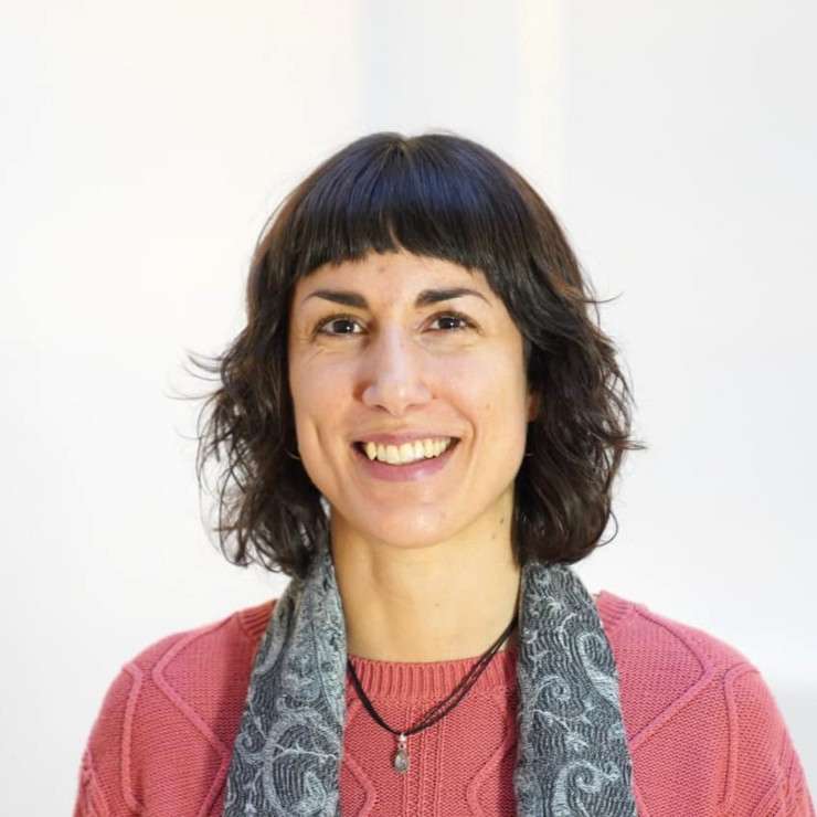 Portrait vor weißem Hintergrund