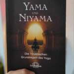 Bild vom Buch über Yogaphilosophie